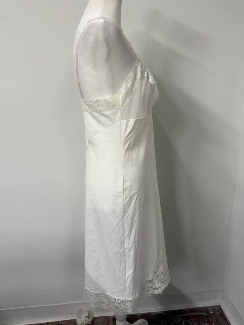 Vtg VAN RAALTE Small Off White Slip Dress Lace Cami Top Silky Nightgown Satin - Picture 3 of 9